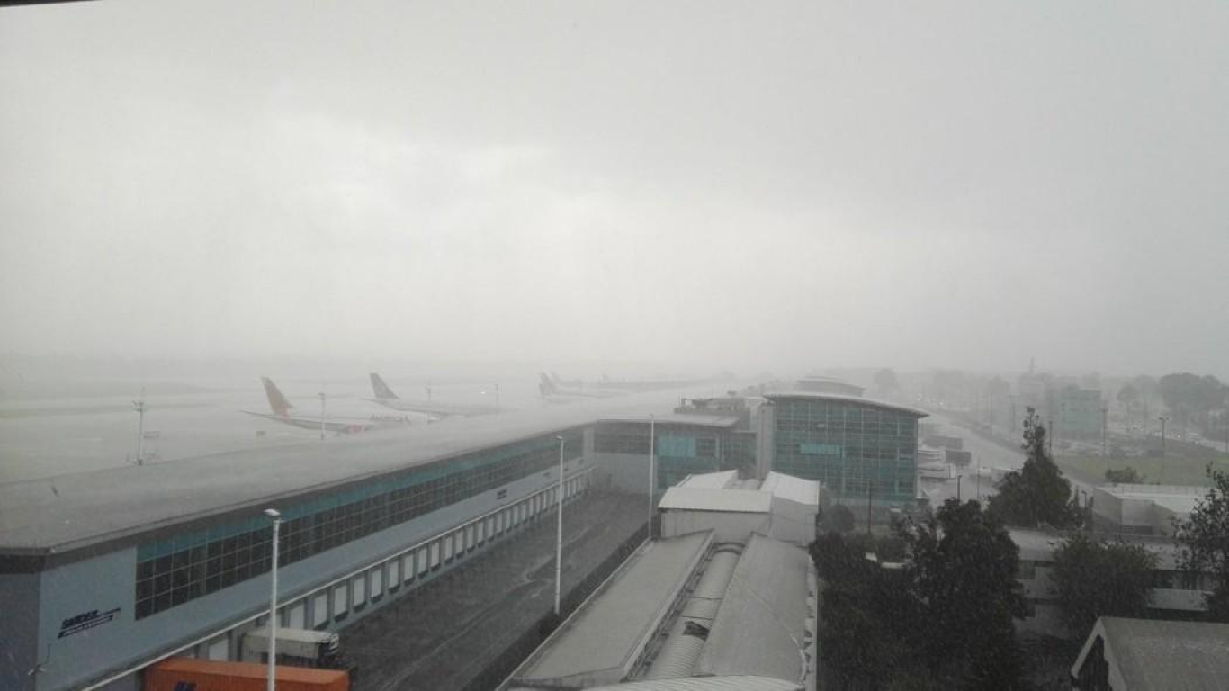Fuertes lluvias ocasionan retrasos de más de dos horas en vuelos de El Dorado