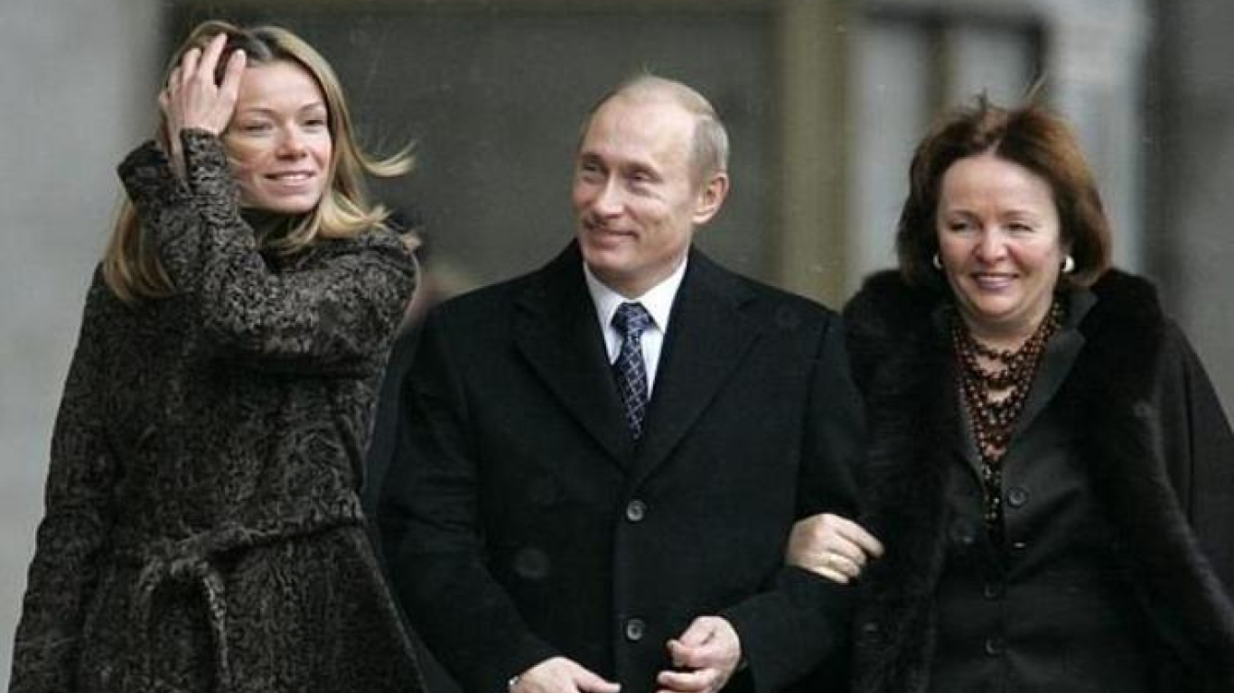 Estados Unidos impone sanciones a las hijas de Putin