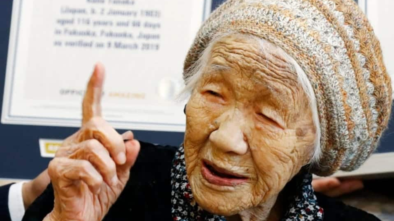 Falleció la persona más vieja del mundo