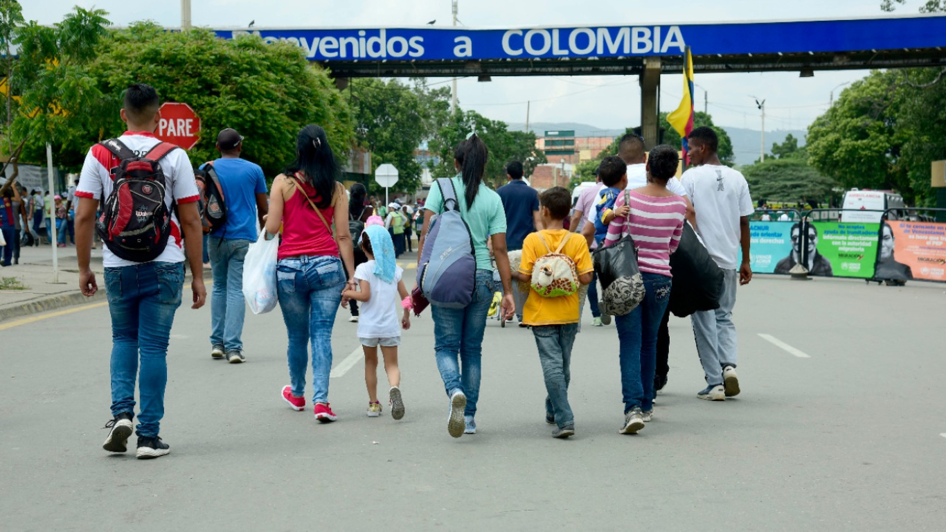Proyecto de ley busca dar nacionalidad colombiana a menores de edad migrantes