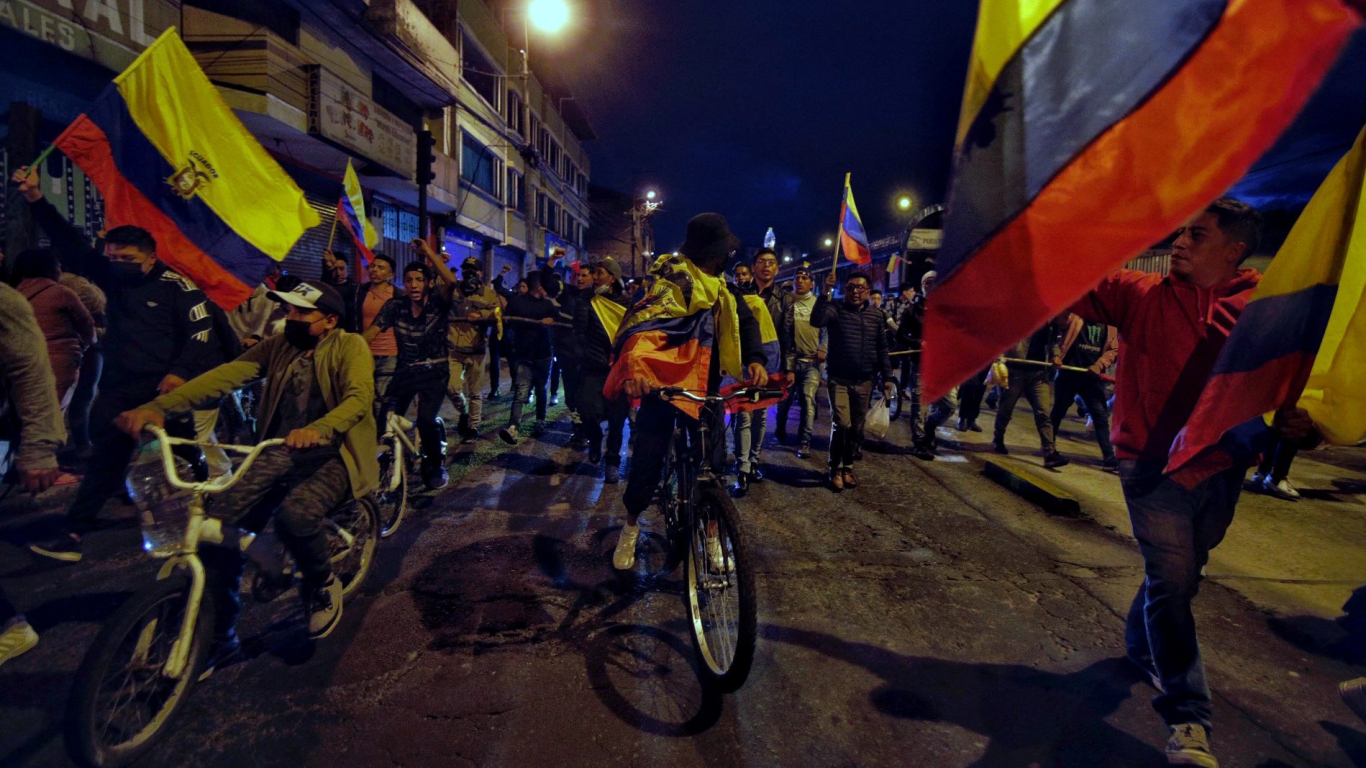 Indígenas y gobierno ecuatoriano