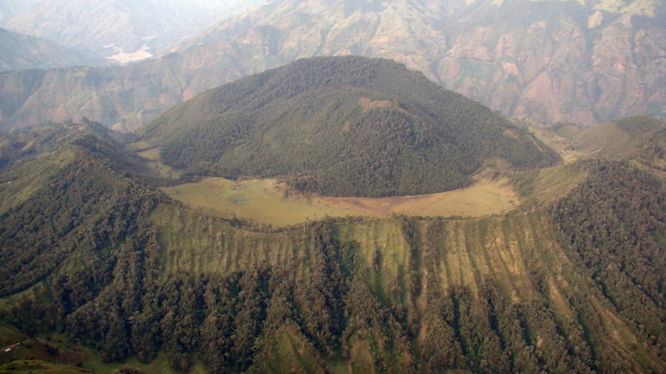 Declaran área protegida el Volcán Cerro Machín en Tolima