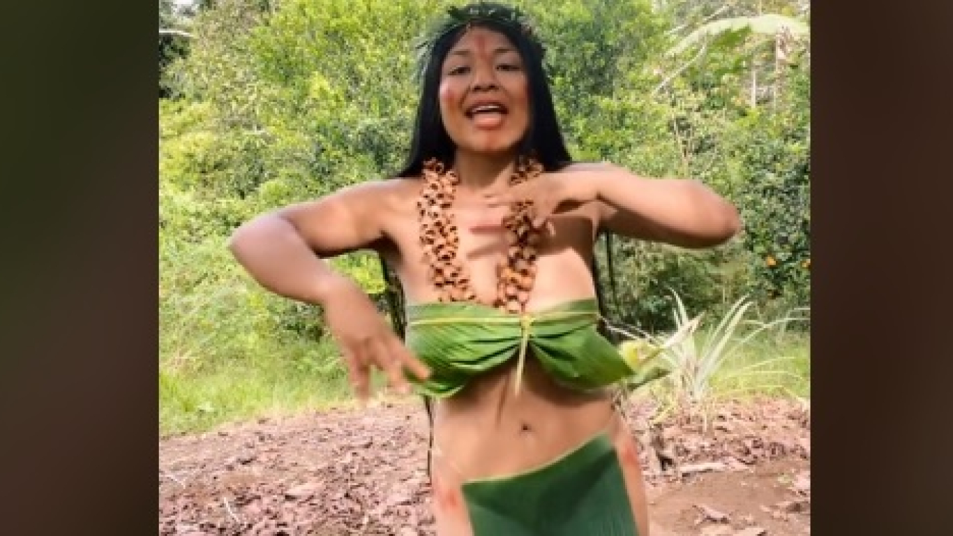 La indígena que se baila 'Provenza' de Karol G