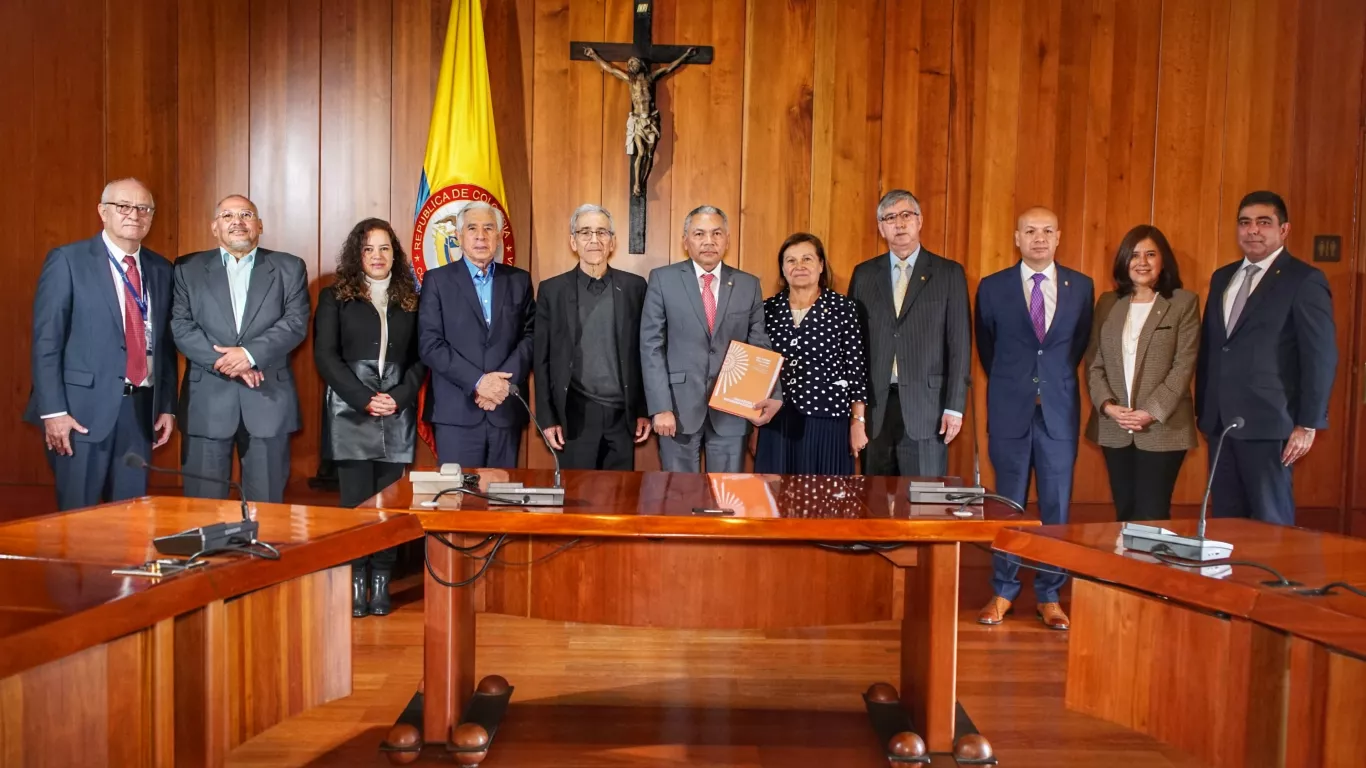 Comisión y Corte Suprema