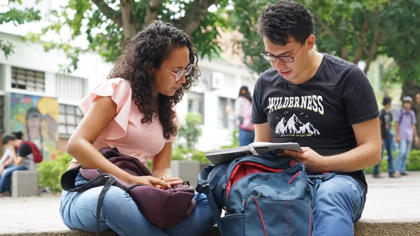 Colombia lidera la lista mundial de jóvenes sin empleo, educación o formación