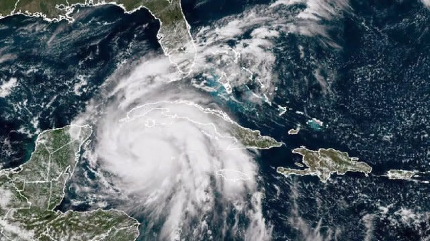 El huracán Ian, de categoría 3, abandona Cuba y sigue rumbo a Florida