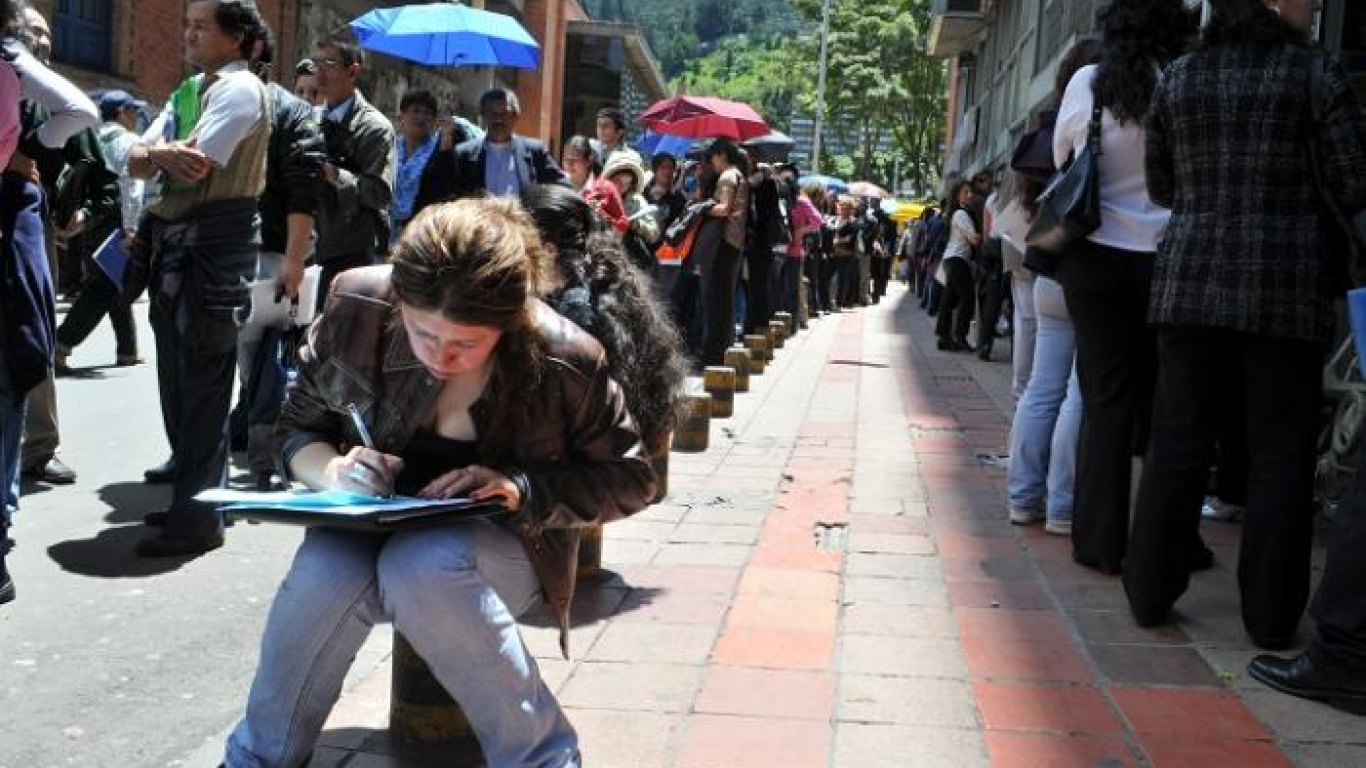 La tasa de desempleo en Colombia en agosto cayó al 10,6 %