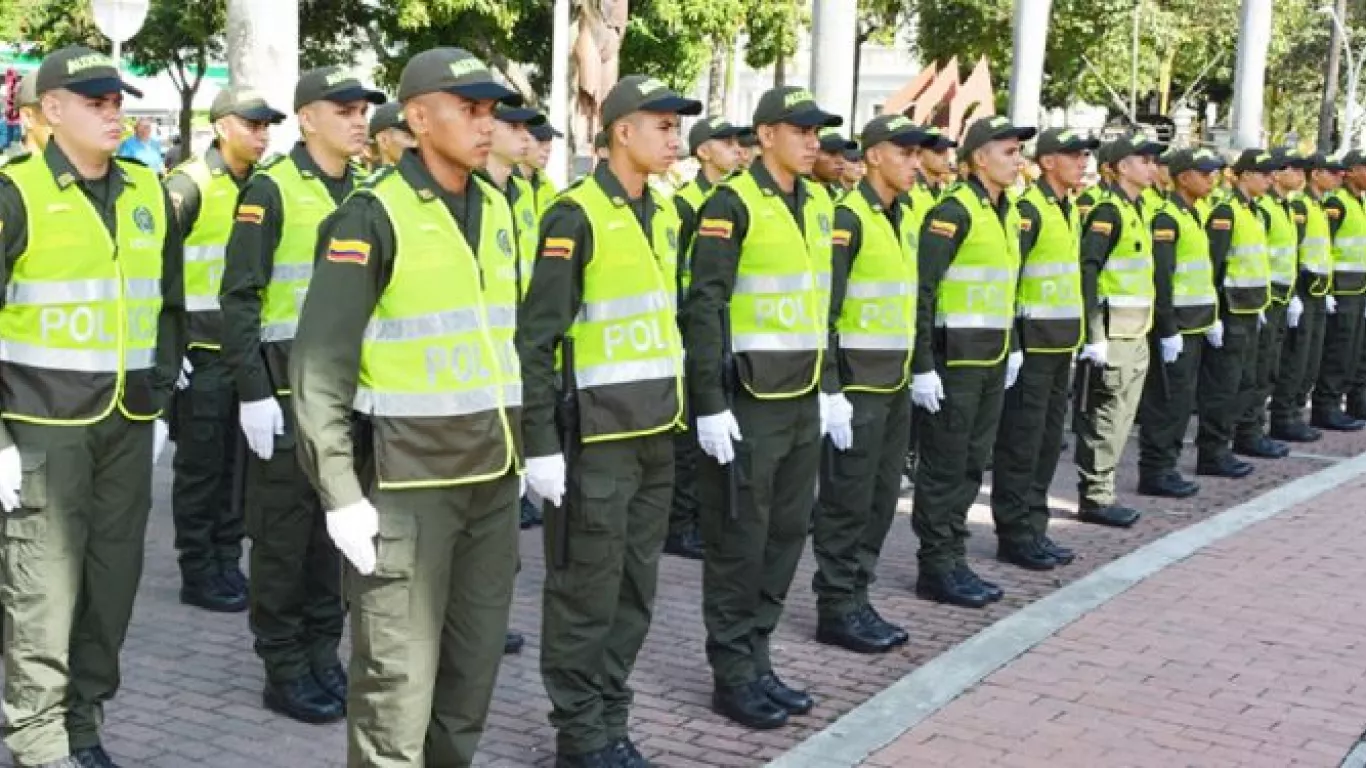 ¿Cuántos auxiliares de Policía saldrán de zonas de conflicto tras orden del presidente Petro?