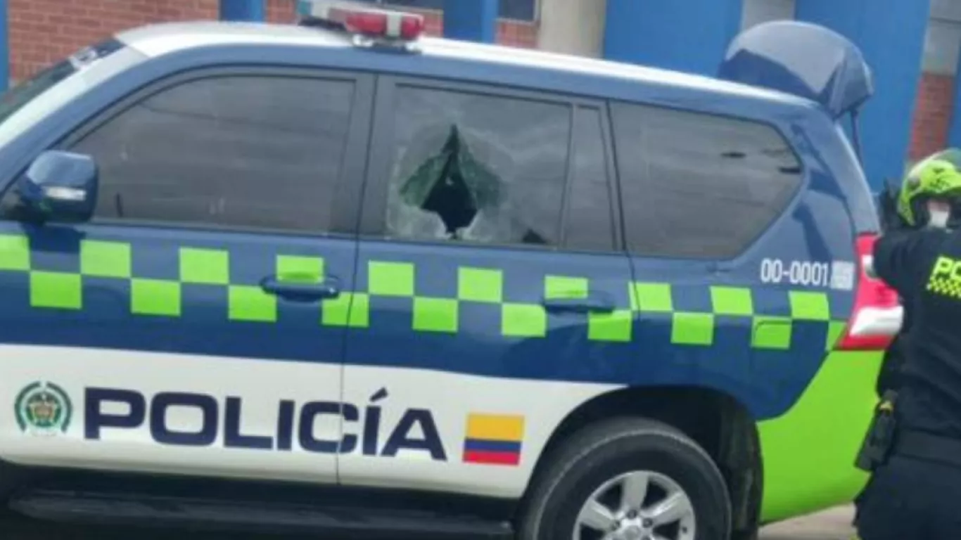 Ataque camioneta Policía