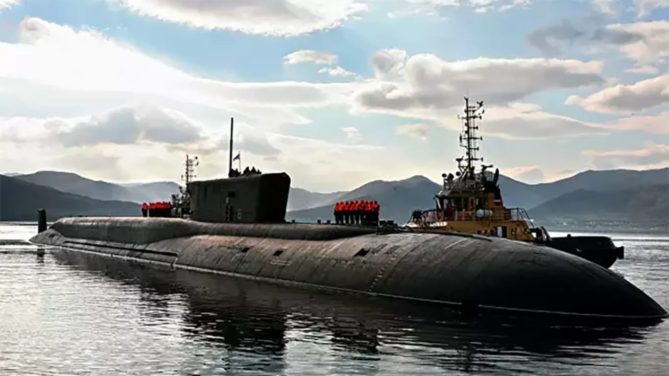submarino ruso K-329