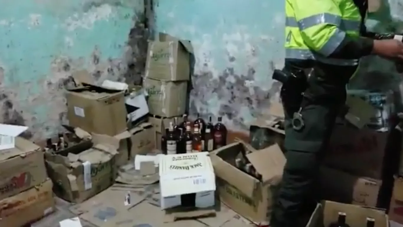 Autoridades incautaron más de 1.000 botellas adulteradas en Bogotá