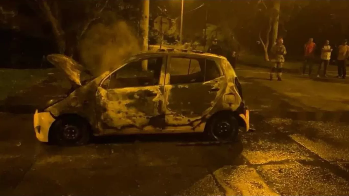 TAXI INCINERADO EN TULUÁ