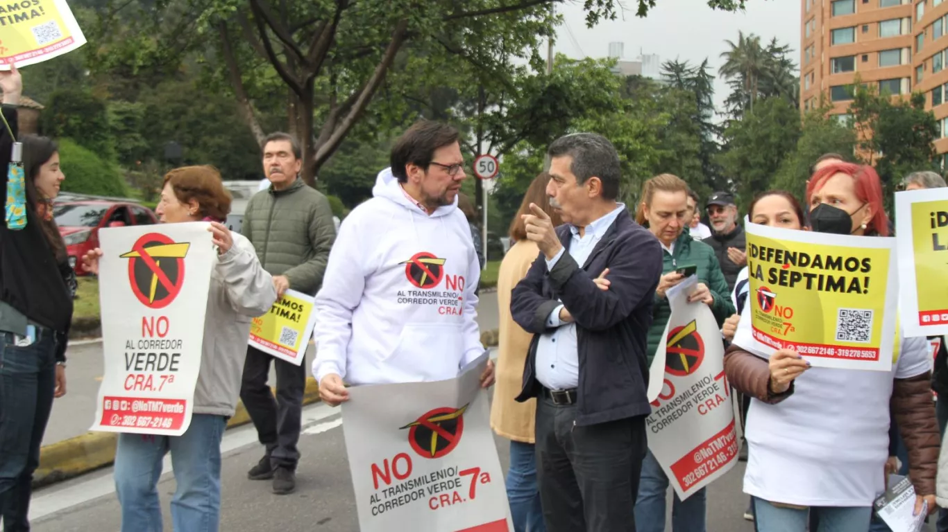 MANIFESTACIONES POR LA CARRERA SÉPTIMA