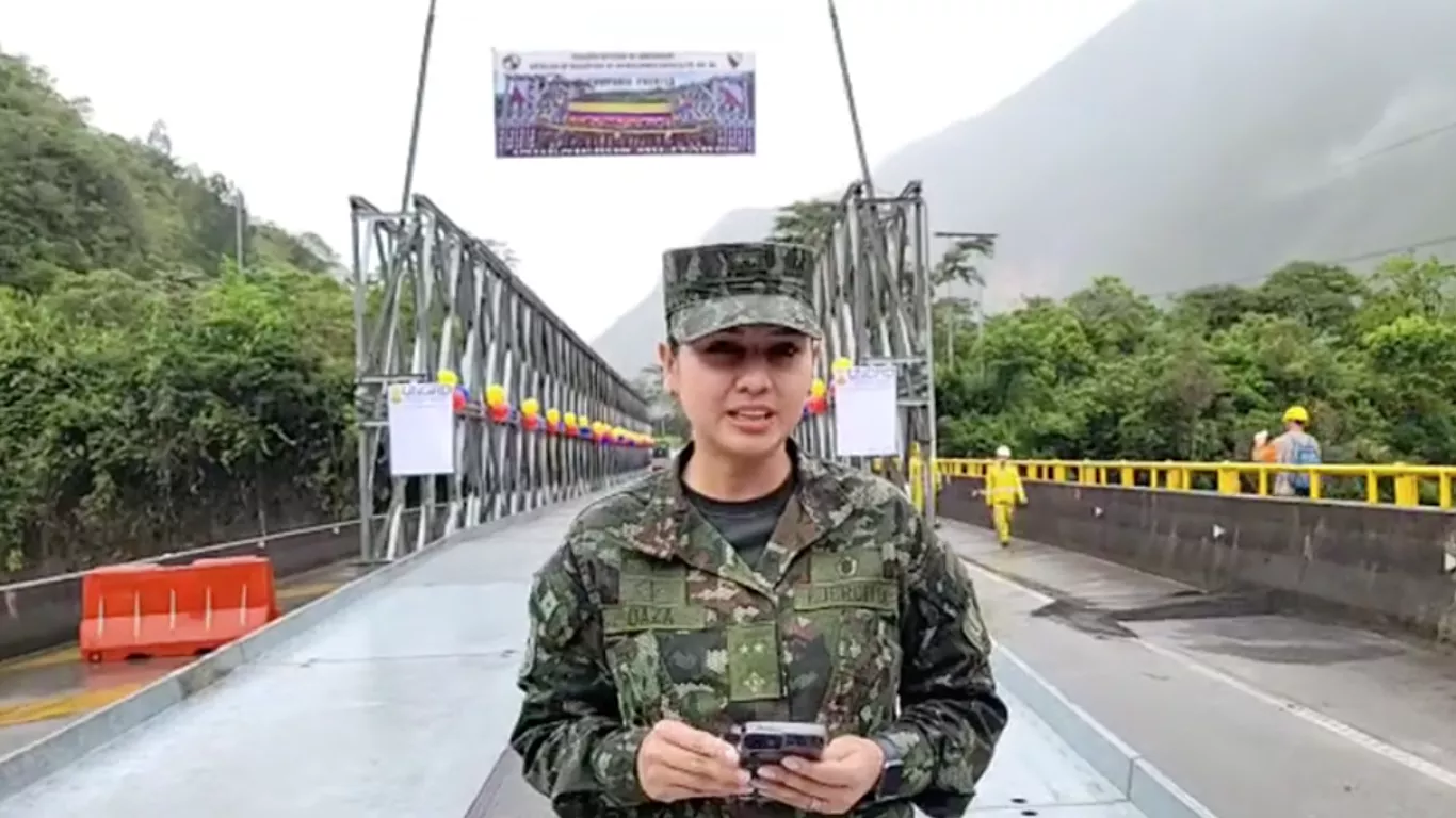 Tras ocho días de trabajo militares terminan puente en Quetame, Cundinamarca