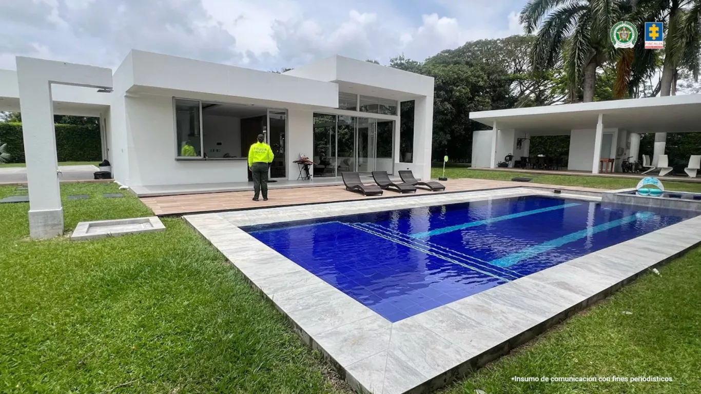 506 bienes de cinco narcotraficantes