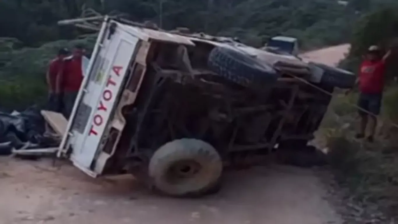 accidente vial sur de bolivar abril 2025