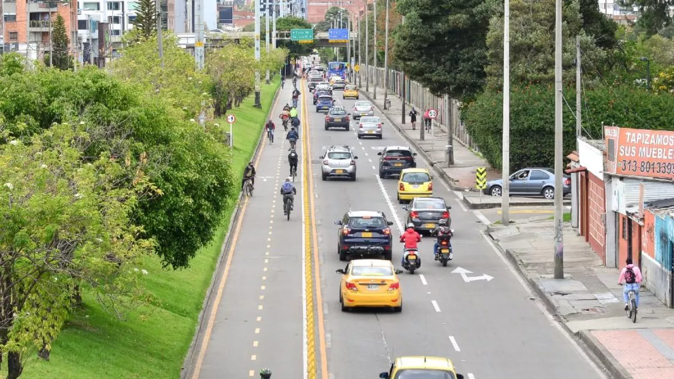 movilidad Bogotá carros en la vía