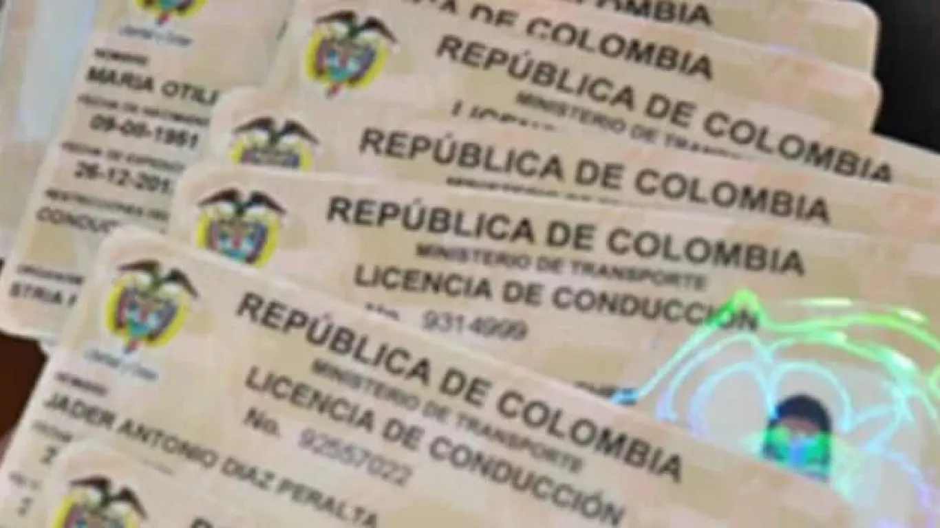 licencias de conducción colombia