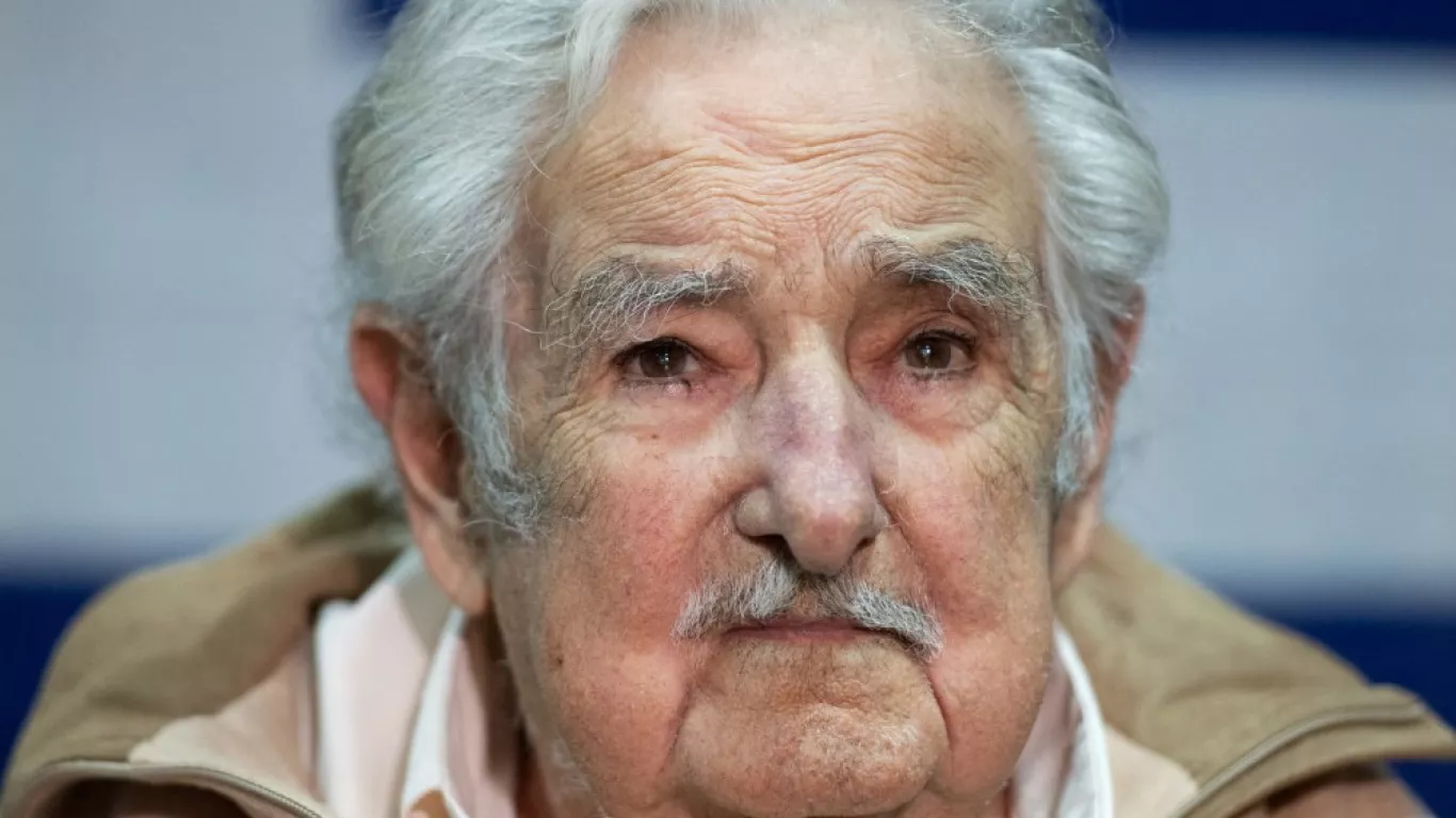 Mujica QEPD