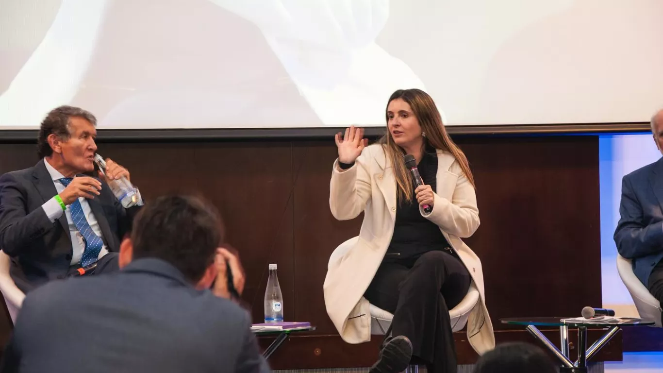 paloma valencia pide suspender campañapaloma valencia pide suspender campaña