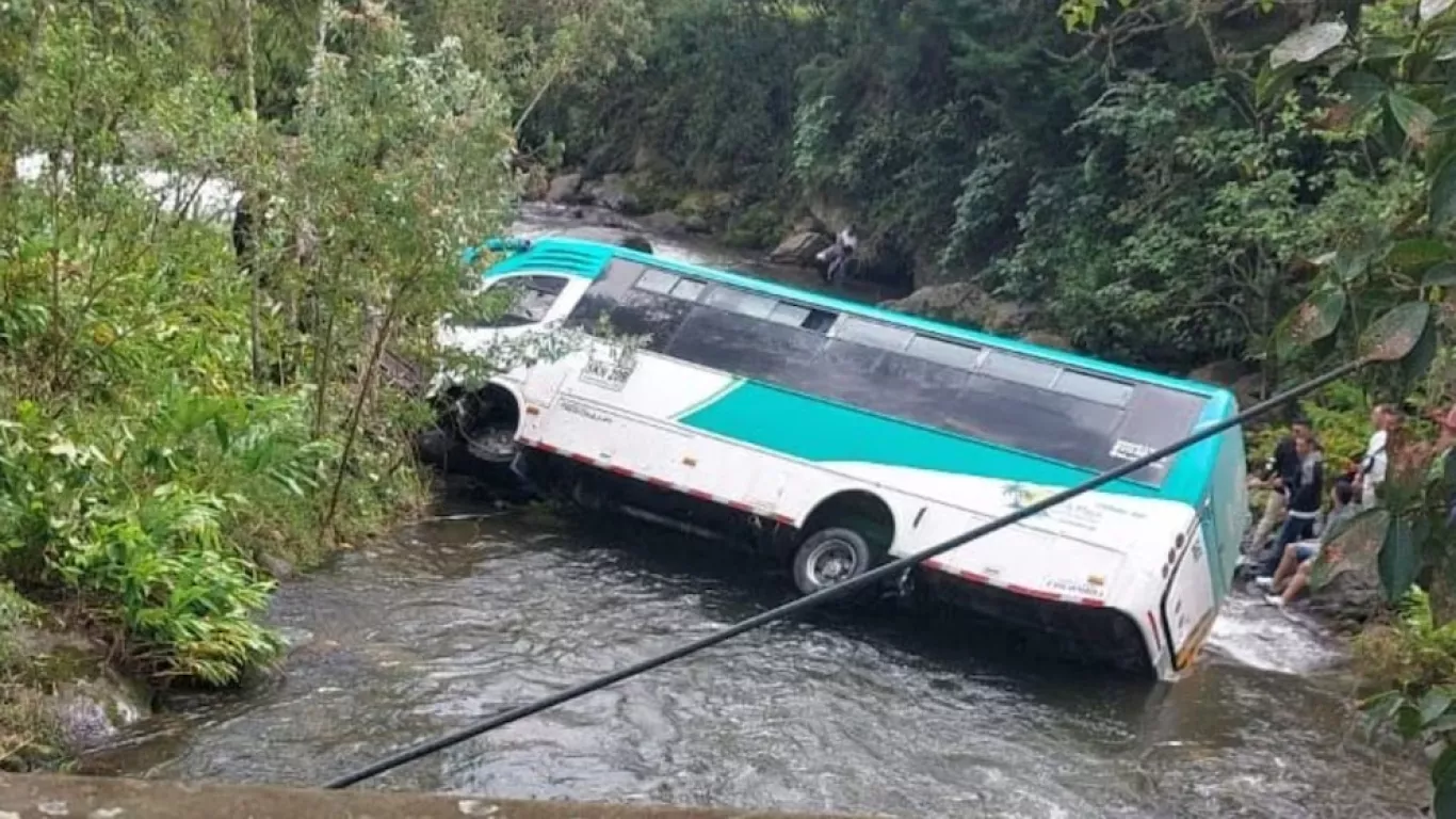 bus cae rio quindio