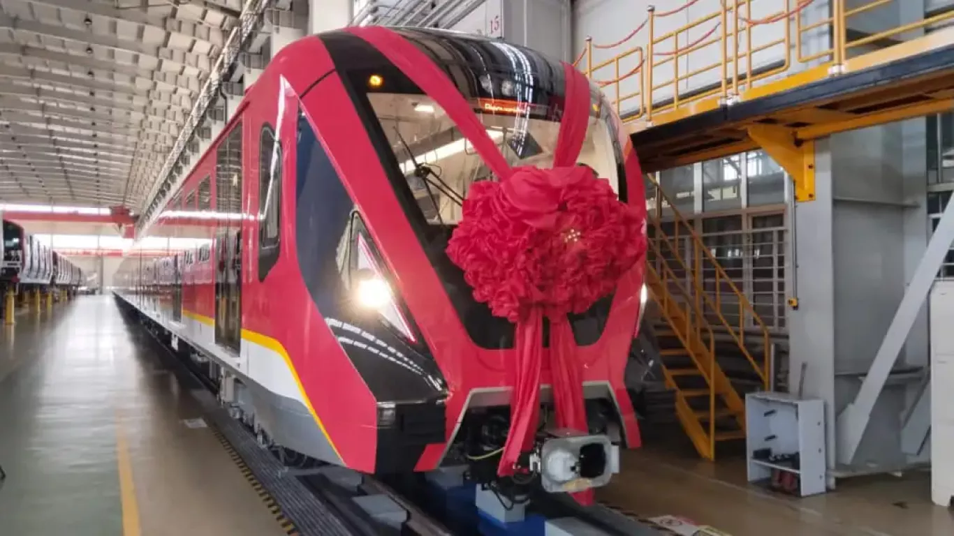 Vagón del metro de Bogotá desde China