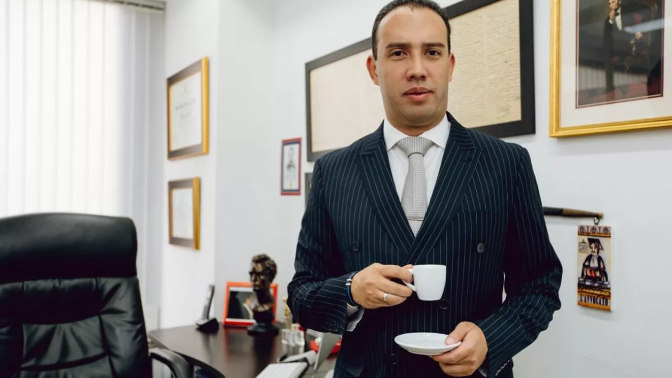 abogado Víctor Mosquera