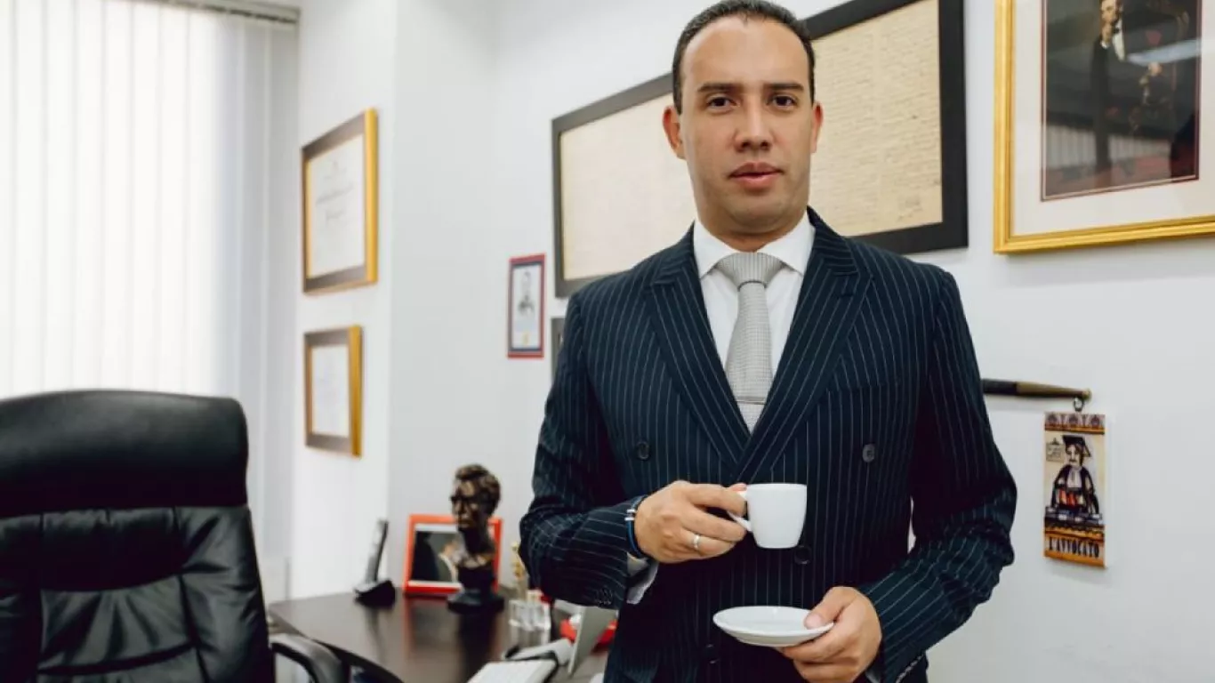 Abogado Víctor Mosquera