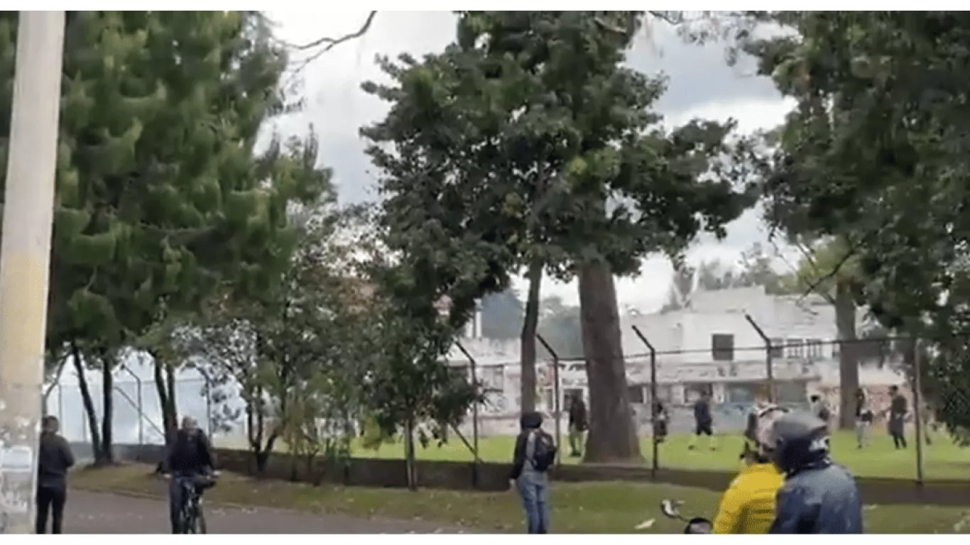 encapuchados en la 26