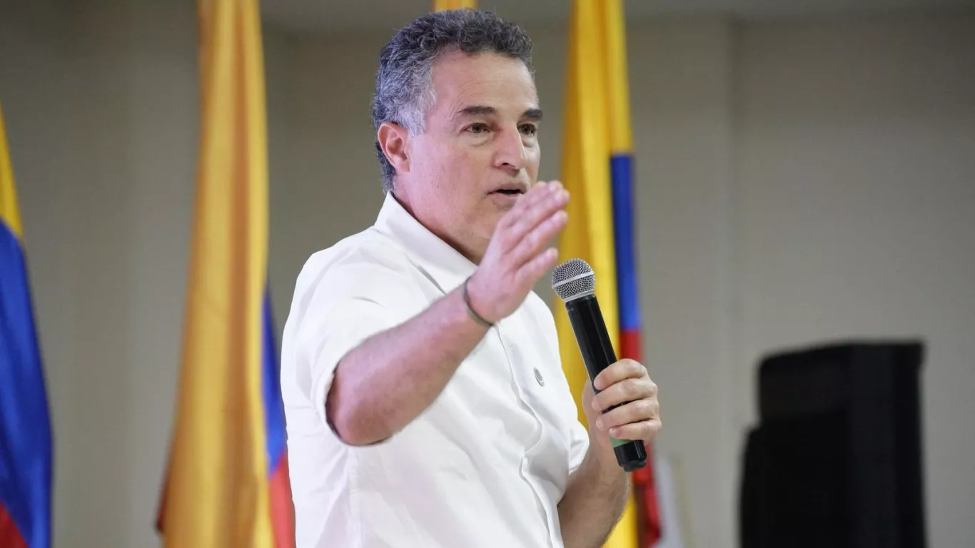 Anibal Gaviria Correa 25