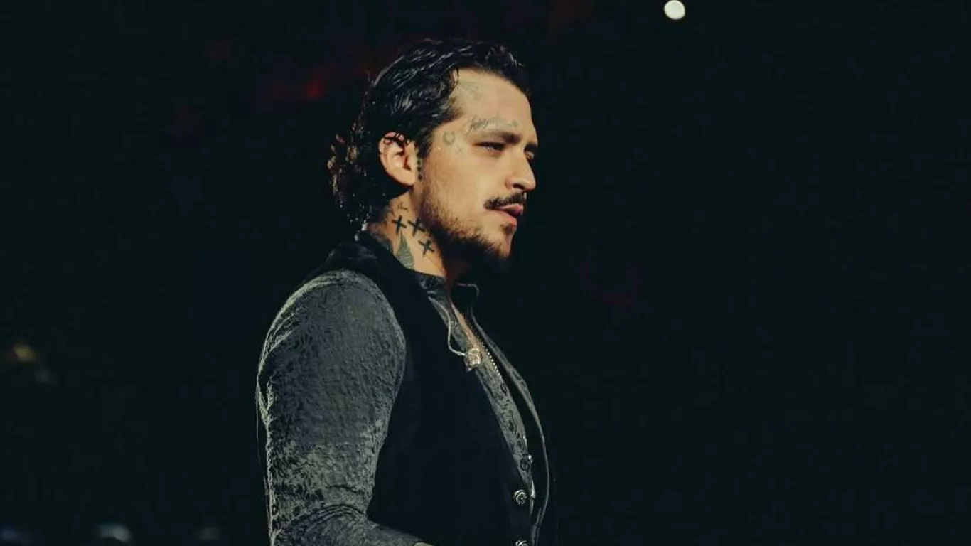 Christian Nodal en entrevista