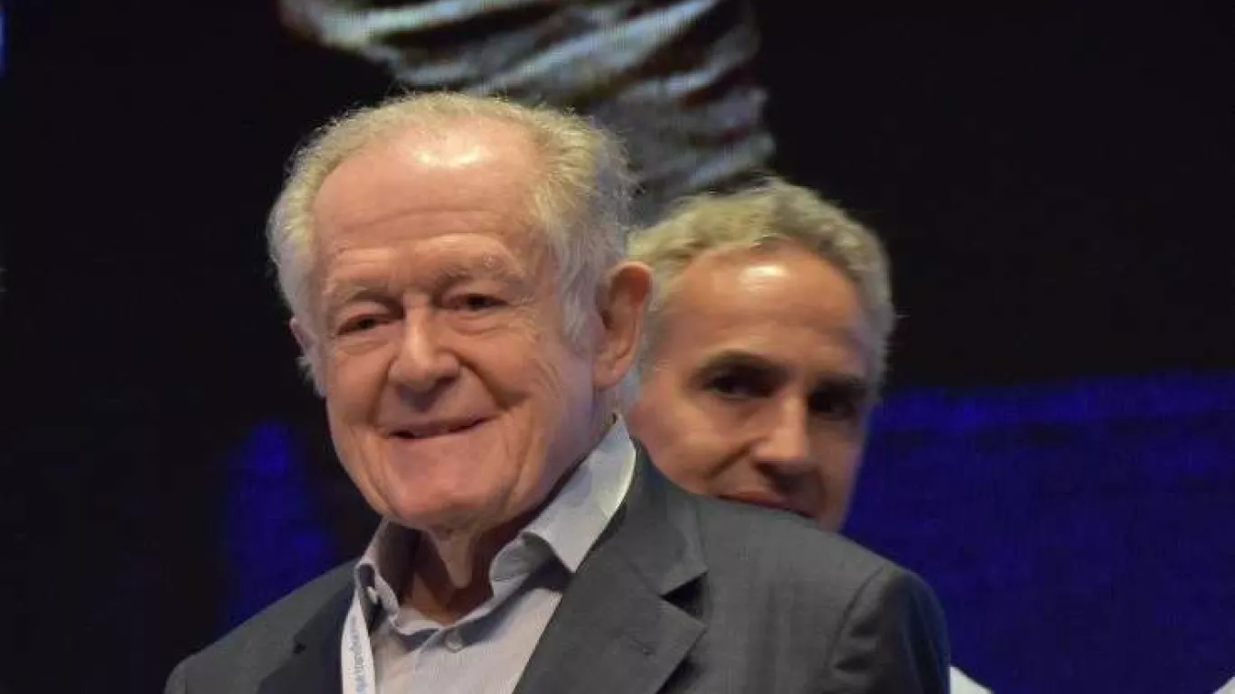 Luis Carlos Sarmiento Angulo 