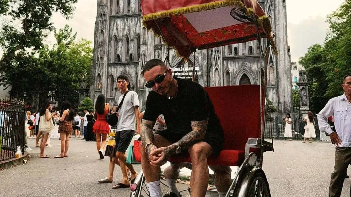j balvin hizo el primer concierto de reggeaton en vietnam