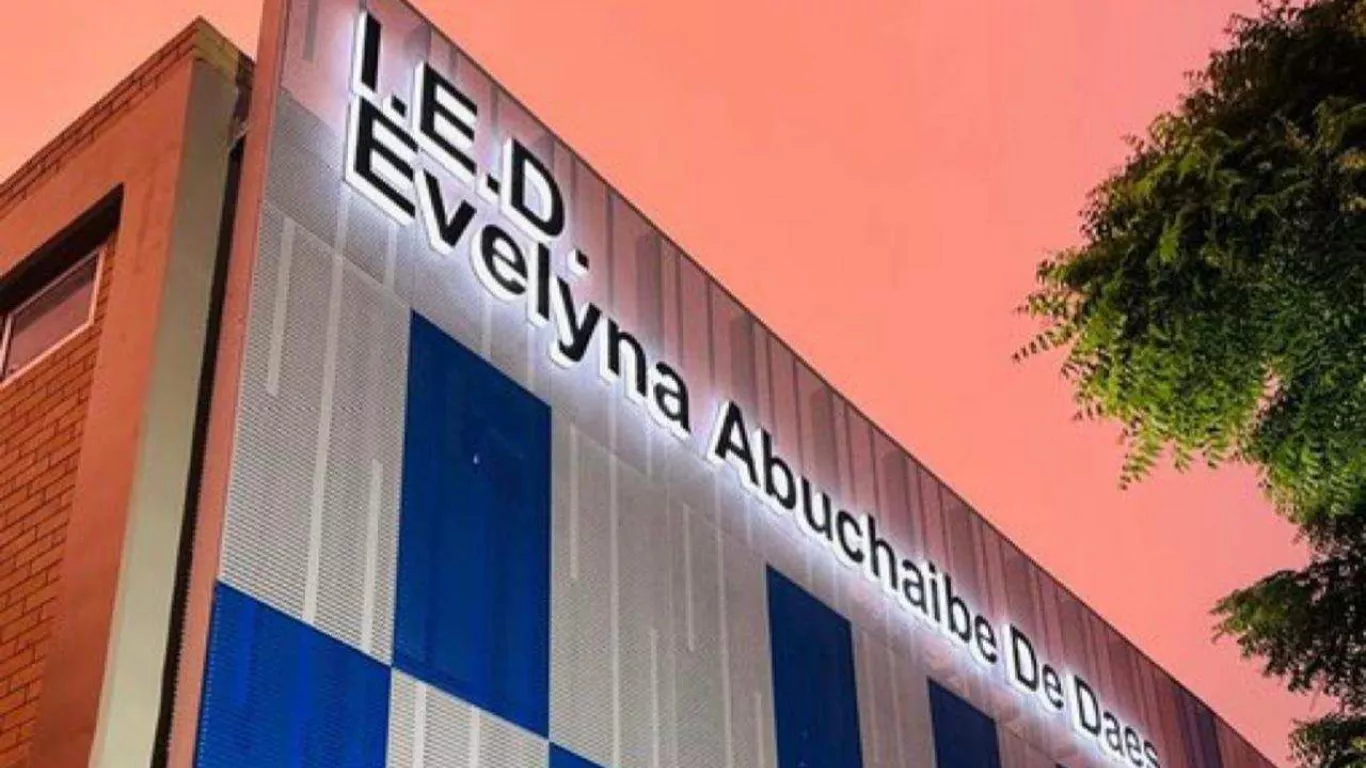 Colegio Evelyn Abuchaibe de Daes. Tomado de Tecnoglass 