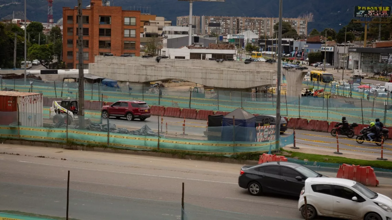 Obra Av Rincón en Bogotá