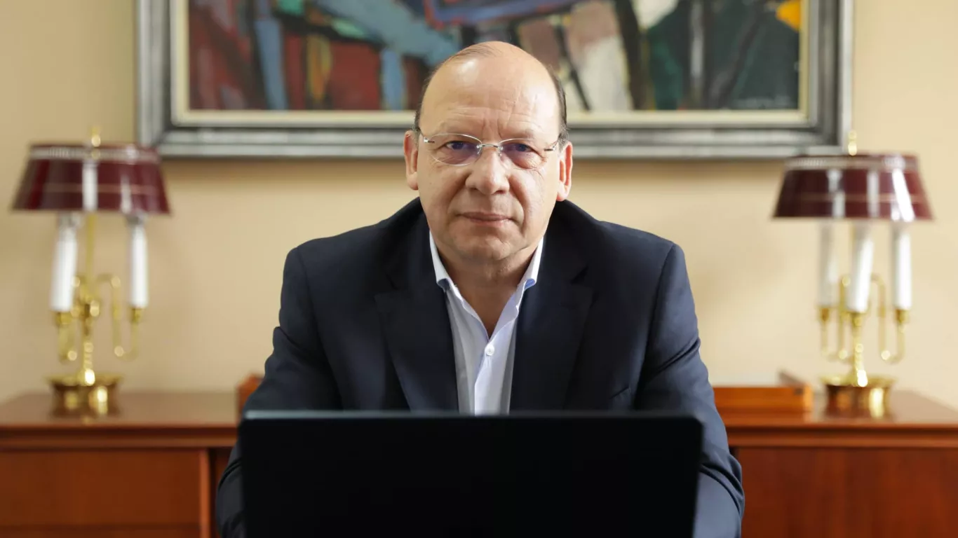ministro de hacienda colombia
