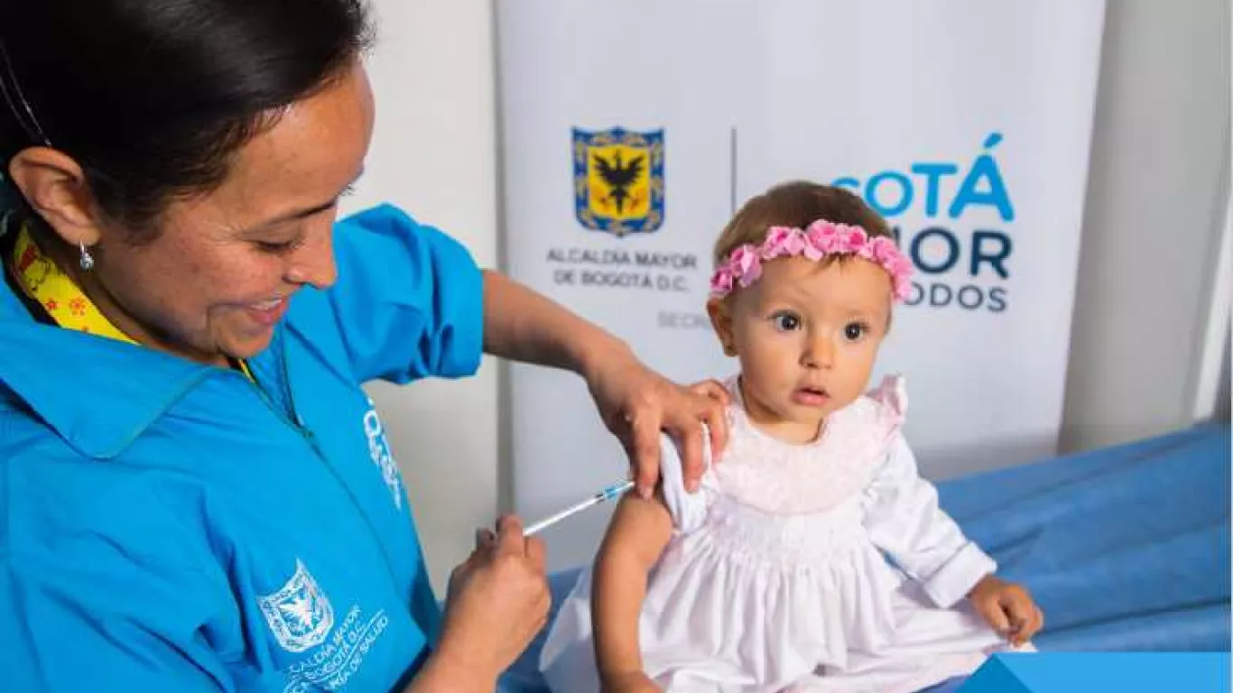 Vacunación infantil en Bogotá