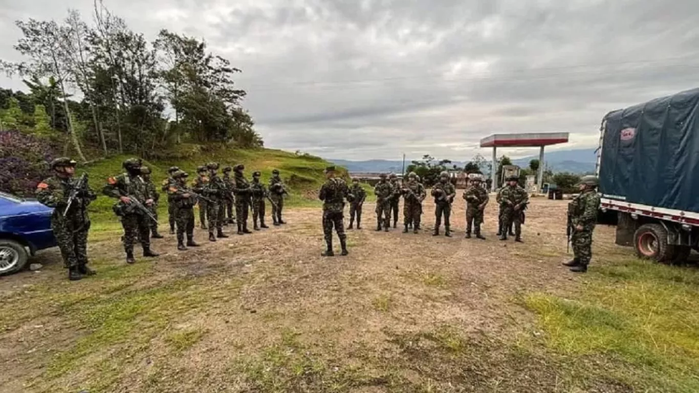 Soldados en La Plata, Huila