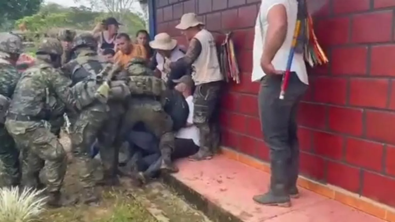 enfrentamientos entre la comunidad y tropas del Ejército.