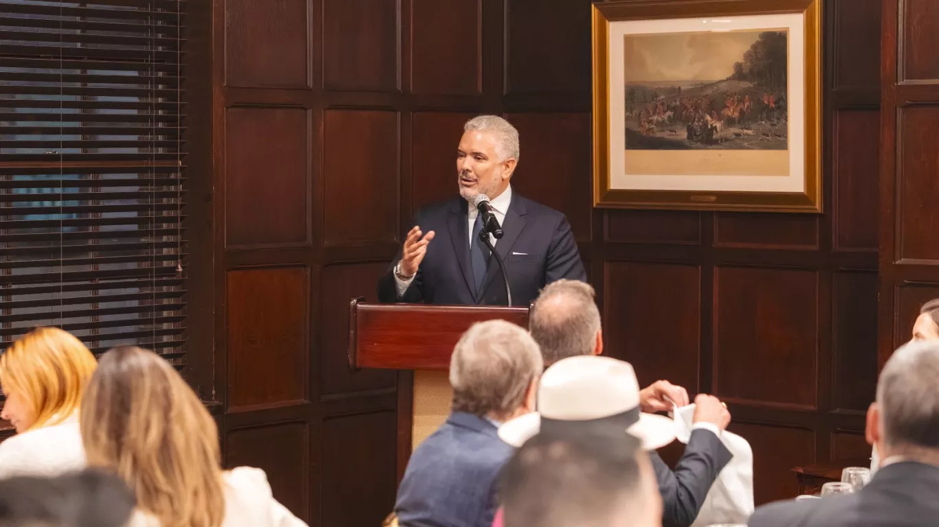 ivan duque desmiente a santos