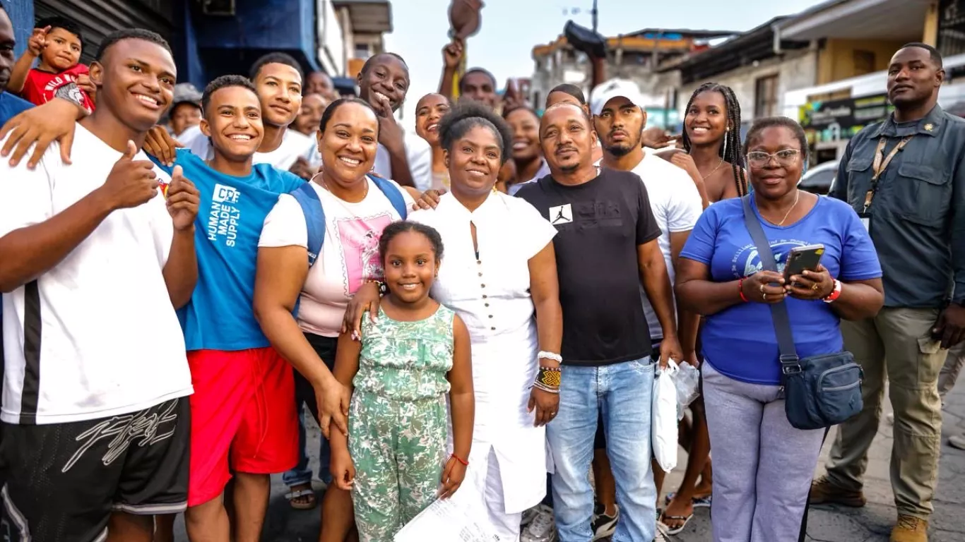 Vicepresidenta Francia Marquez junto a las comunidades