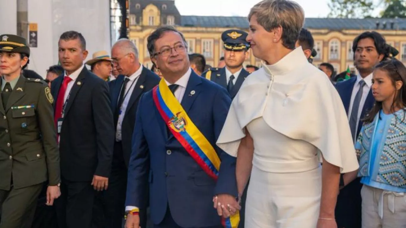 Gustavo Petro y Verónica Alcocer