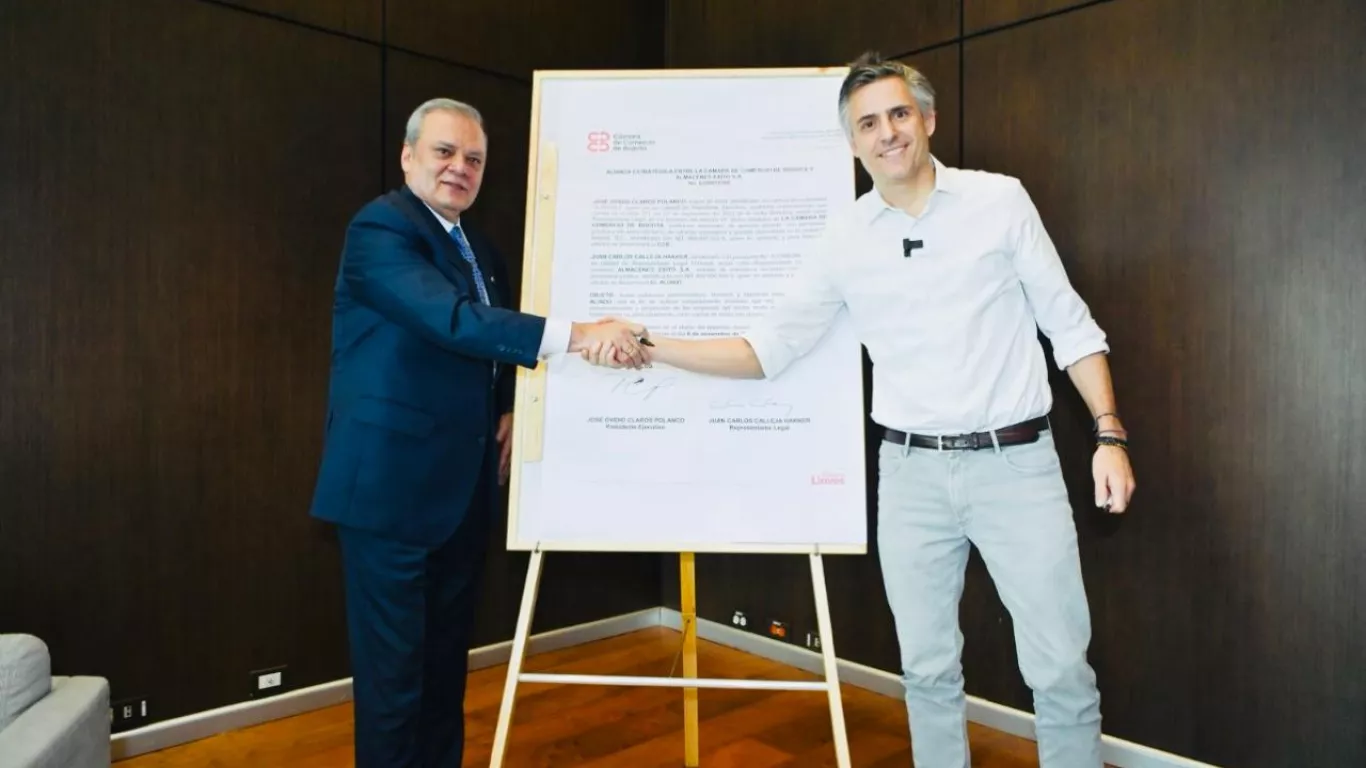 Ovidio Claros Polanco, presidente ejecutivo de la Cámara, y Carlos Calleja, presidente del Grupo Éxito