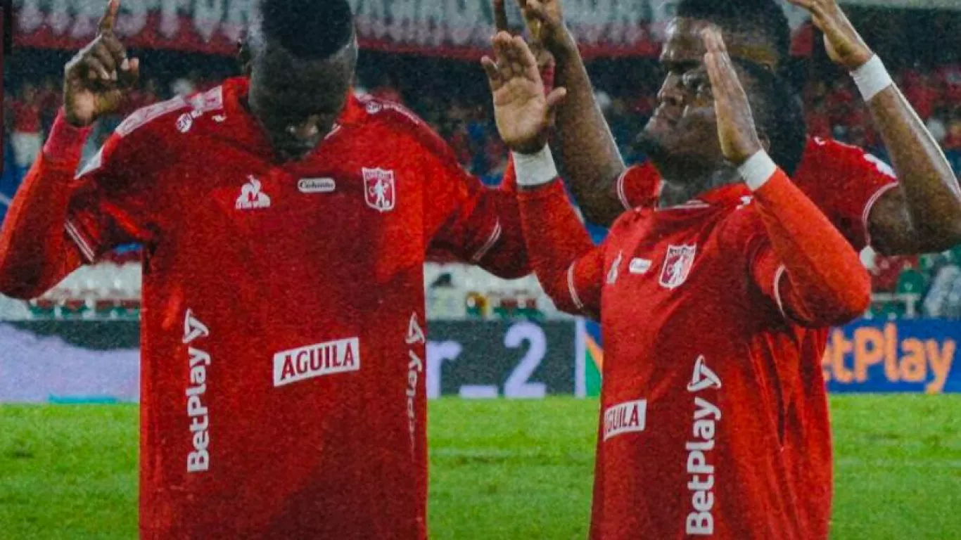 Los escarlatas mantienen una disputa cerrada