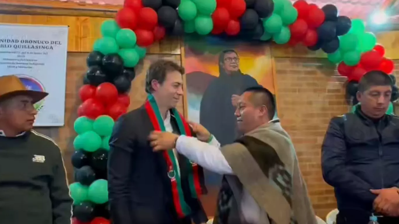 Daniel Quintero junto a las Autoridades Indígenas de Colombia