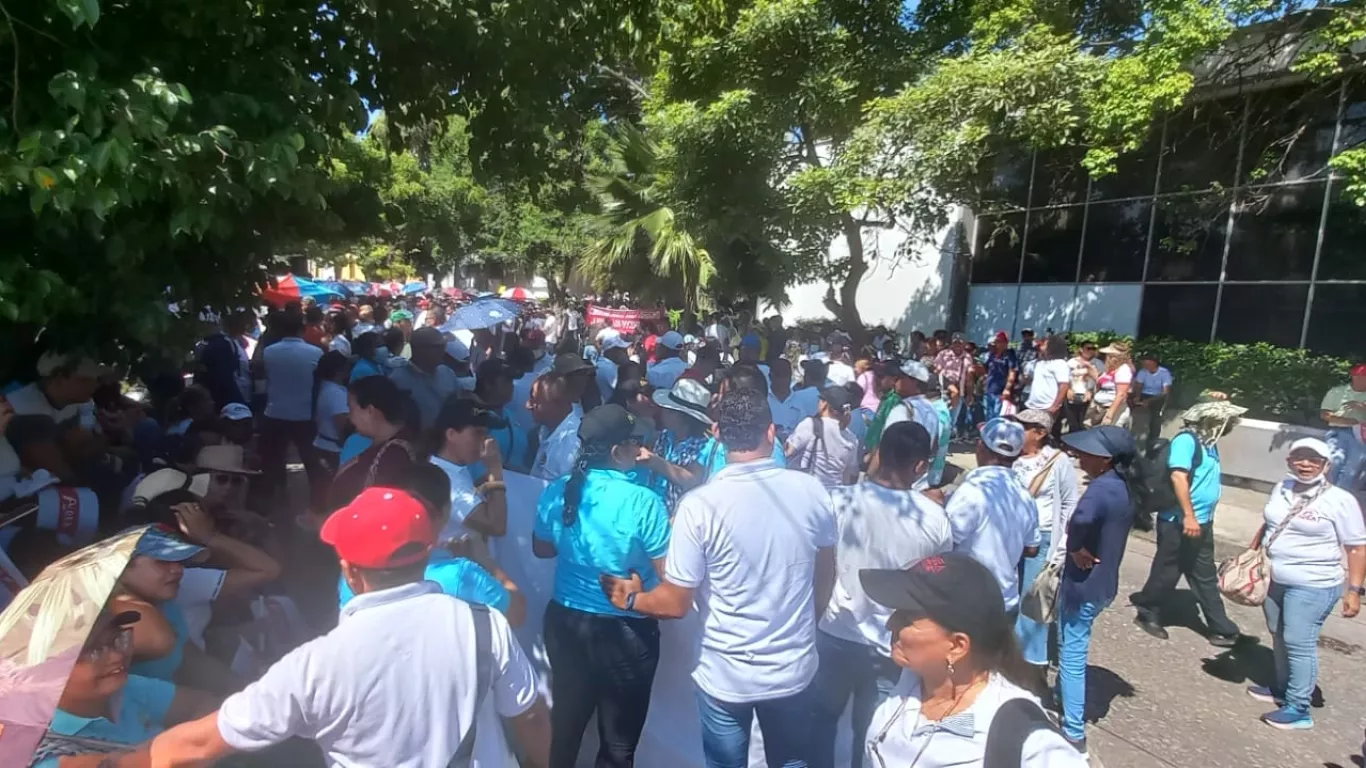 Protesta convocada por la Asociación Distrital de Trabajadores y Trabajadoras de