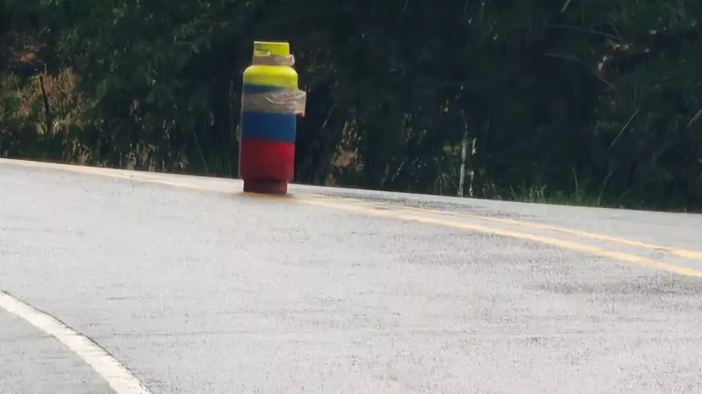 Cilindro bomba en vía Cali-Buenaventura