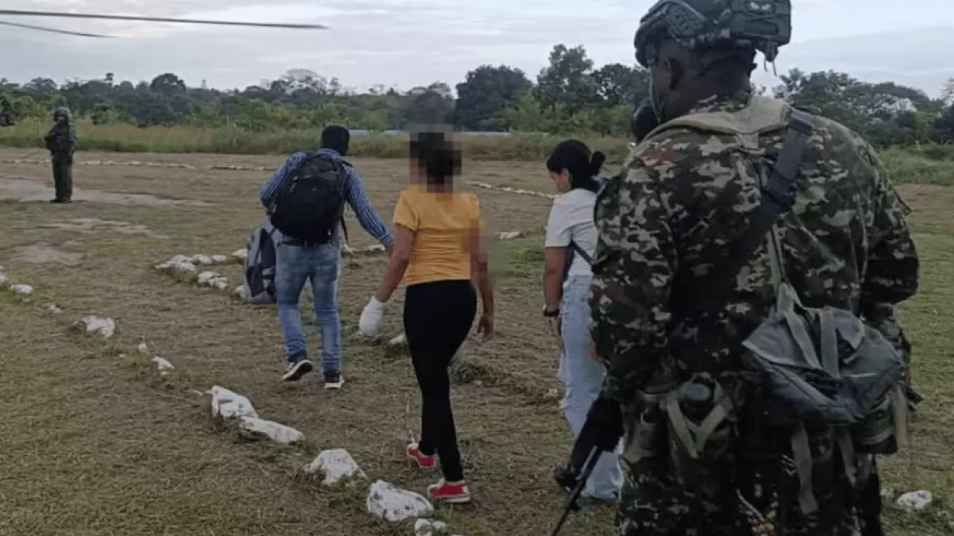 niña venezolana ejercito