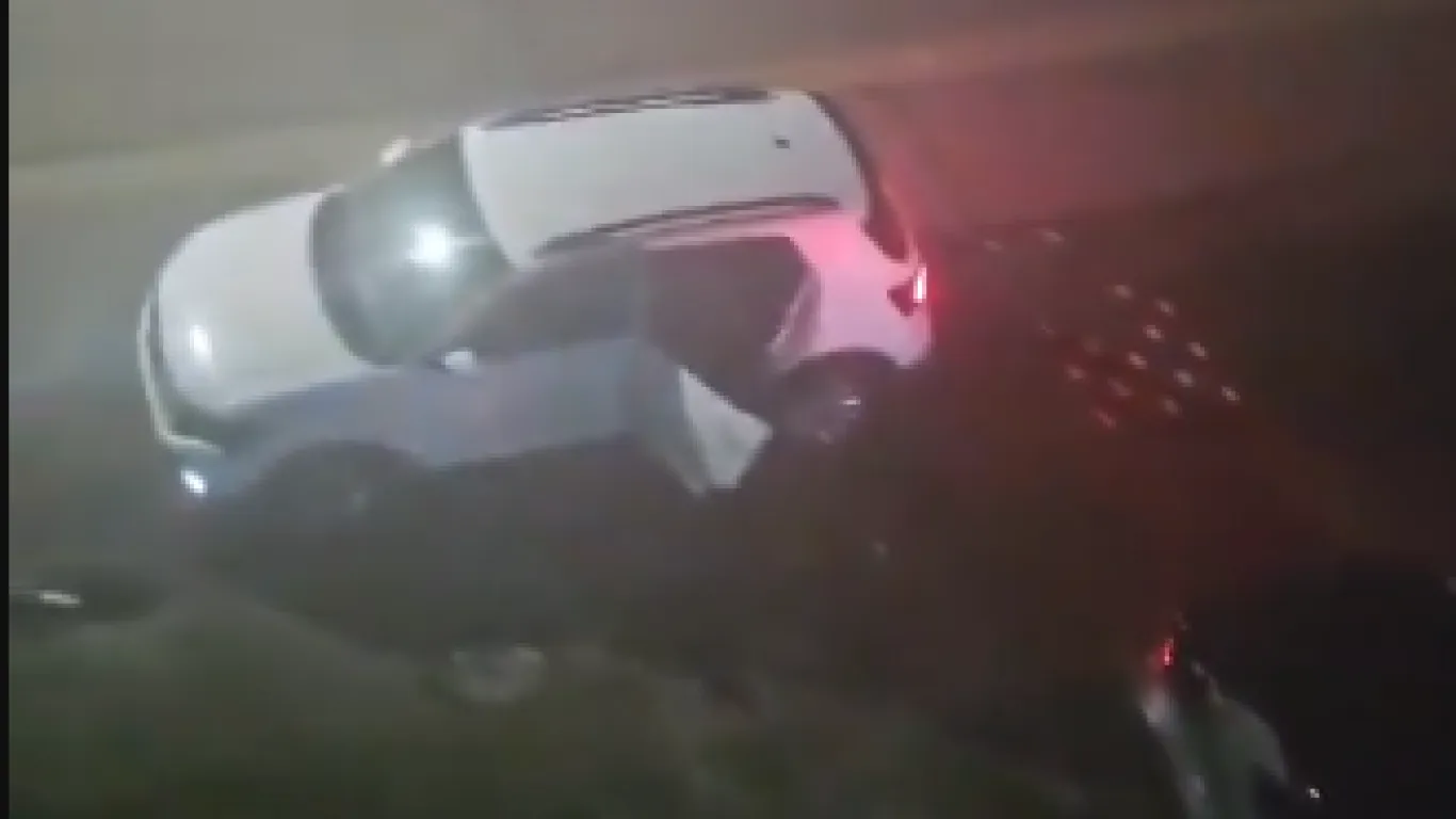 Robo de la camioneta quedó registrado en cámaras de seguridad