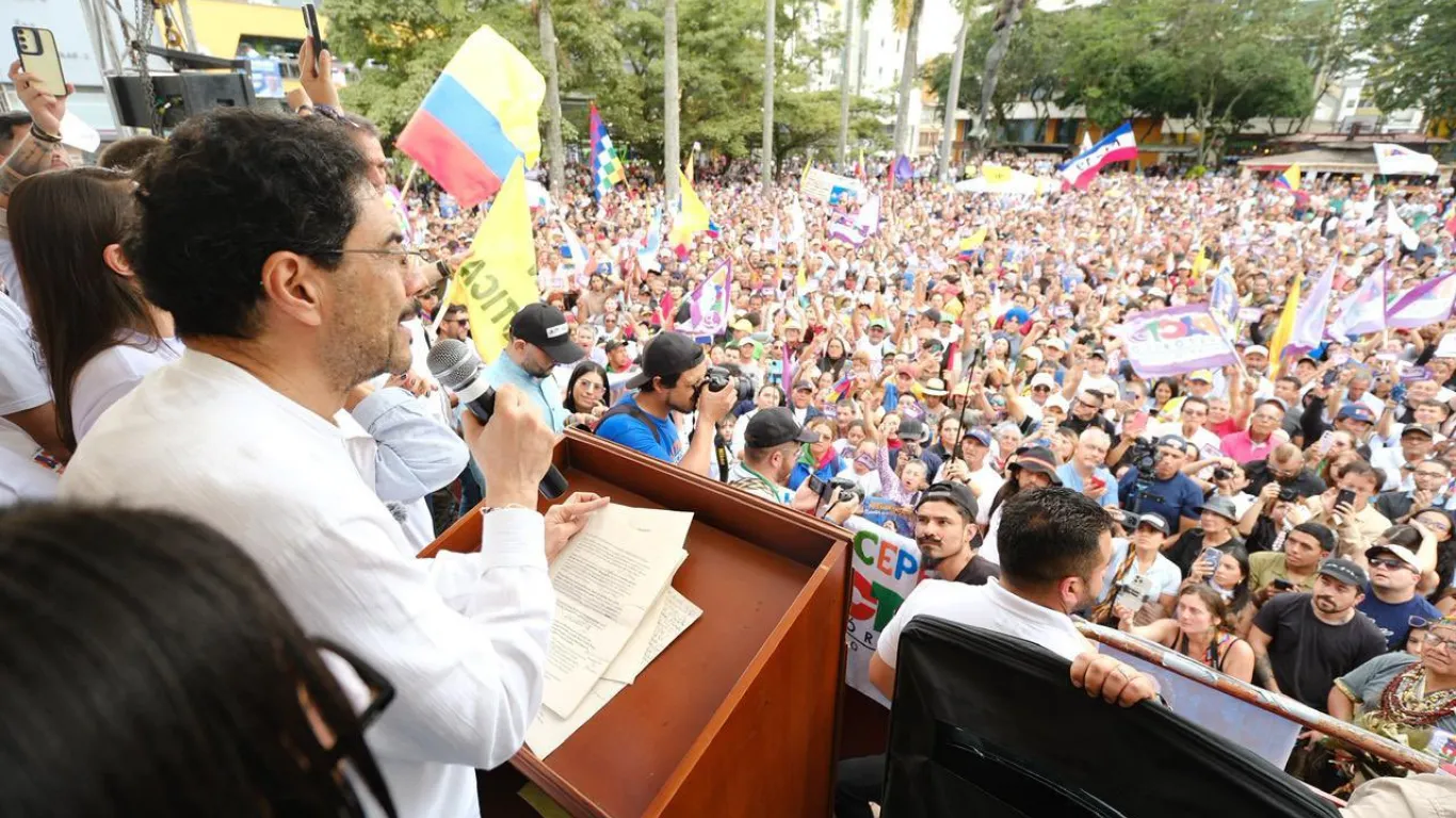 Iván Cepeda en evento público en Armenia, Quindío